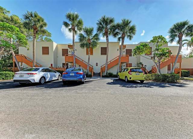 Property at 141 Wild Palm Dr, Bradenton, FL 34210, 2 beds, 2 baths