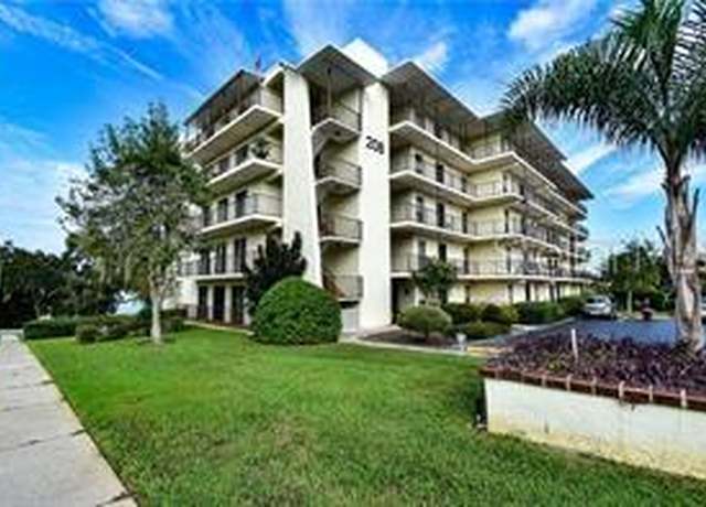 Property at 208 Lake Howard Dr NW #104, Winter Haven, FL 33880, 2 beds, 2 baths