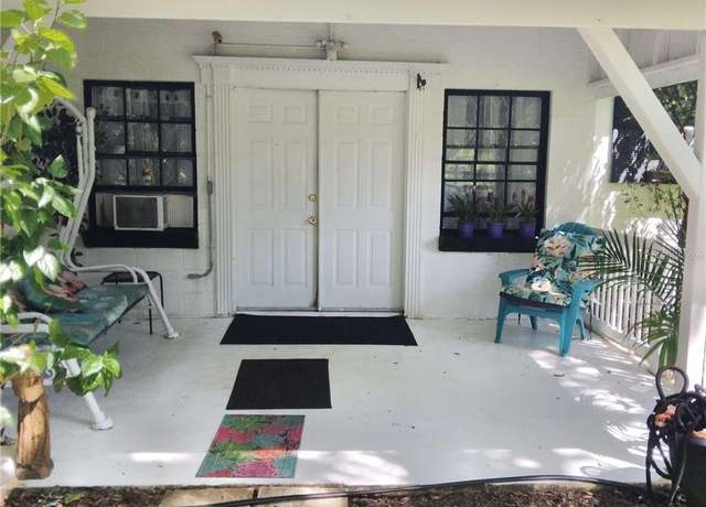 Property at 8035 NW 120th St, Reddick, FL 32686, 7 beds, 7 baths
