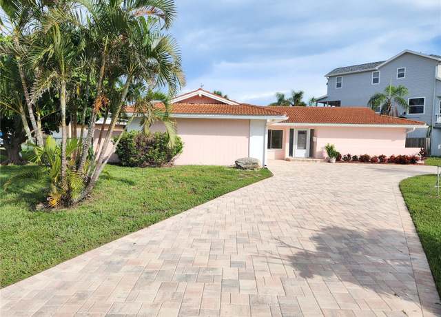 Property at 1410 Sea Gull Dr S, St Petersburg, FL 33707, 3 beds, 2 baths