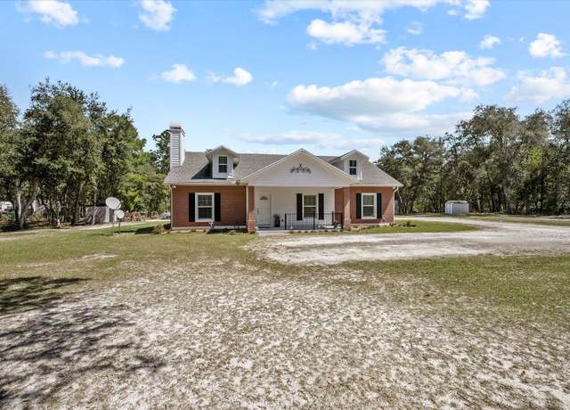 Property at 130 Walker Ave, Palatka, FL 32177, 3 beds, 2 baths
