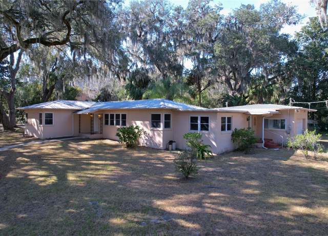 Property at 1202 Kirby St, Palatka, FL 32177, 3 beds, 2 baths