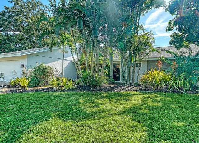 Property at 3761 Countryside Rd, Sarasota, FL 34233, 3 beds, 2.5 baths