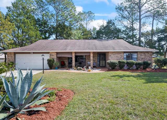 Property at 23 Brookside Ln, Palm Coast, FL 32137, 3 beds, 3 baths