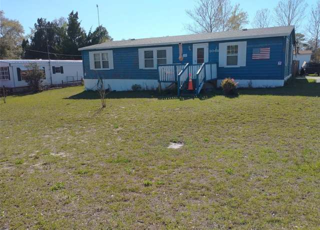 Property at 2048 SE 178th Ave, Silver Springs, FL 34488, 3 beds, 2 baths