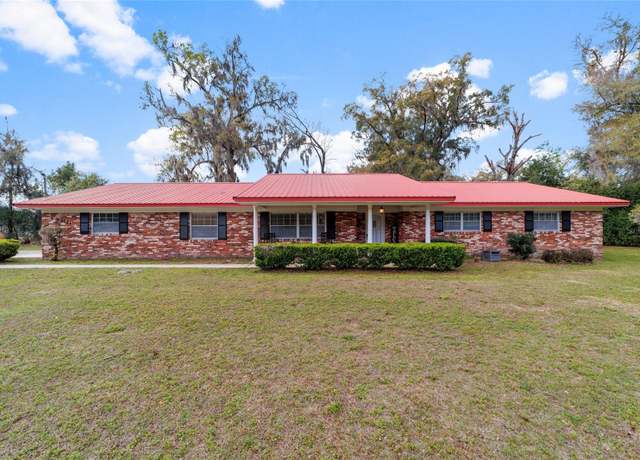 Property at 1300 NE 53rd St, Ocala, FL 34479, 4 beds, 3 baths