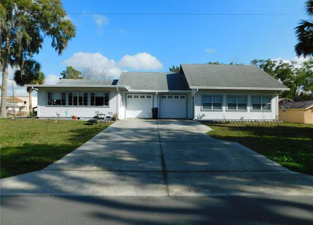 Property at 404 NE 3rd St, Crystal River, FL 34429, 2 beds, 2 baths