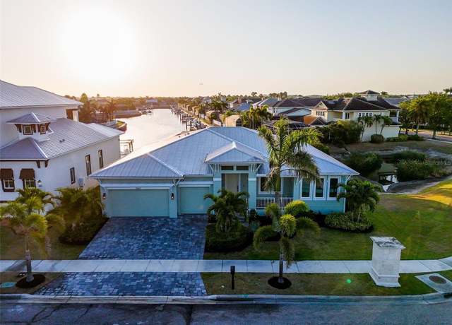 Property at 5603 Tybee Island Dr, Apollo Beach, FL 33572, 4 beds, 3 baths