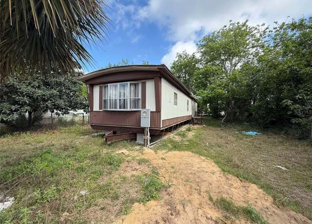 Property at 16111 Sarasota St, Brooksville, FL 34604, 2 beds, 1 bath