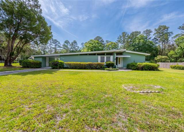 Property at 822 W Pratt St, Starke, FL 32091, 3 beds, 2 baths