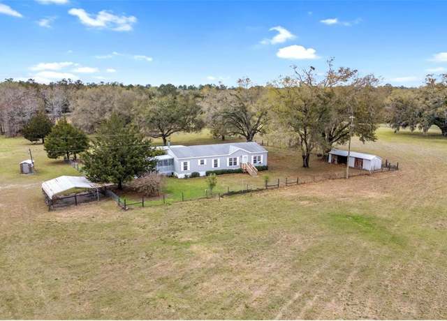 Property at 667 SW Elim Church Rd, Fort White, FL 32038, 3 beds, 2 baths