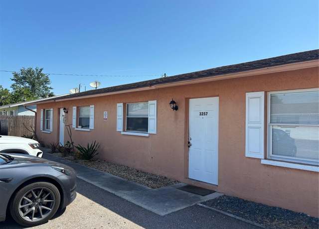 Property at 3255 51st Avenue Dr W, Bradenton, FL 34207, 6 beds, 4 baths