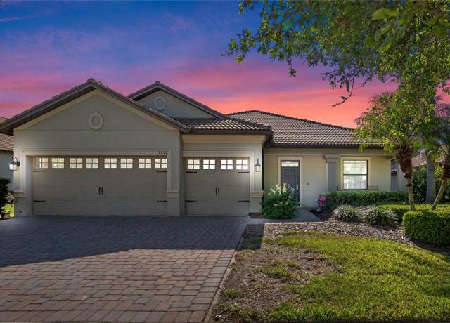 Property at 1392 Palmetto Dunes St, Davenport, FL 33896, 4 beds, 3 baths