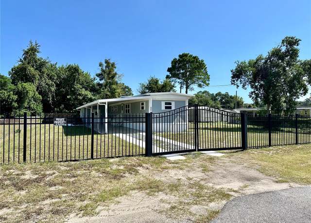 Property at 8901 SE 144th Ln, Summerfield, FL 34491, 4 beds, 3 baths