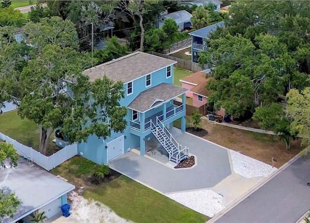 Property at 132 Pennsylvania Ave, Palm Harbor, FL 34683, 4 beds, 2.5 baths
