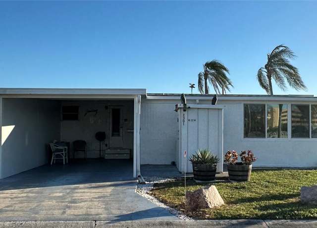 Property at 2301 16th St W, Bradenton, FL 34205, 1 bed, 1 bath