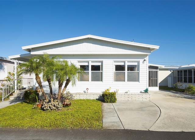 Property at 2105 Glenwood Dr, Sarasota, FL 34231, 2 beds, 2 baths