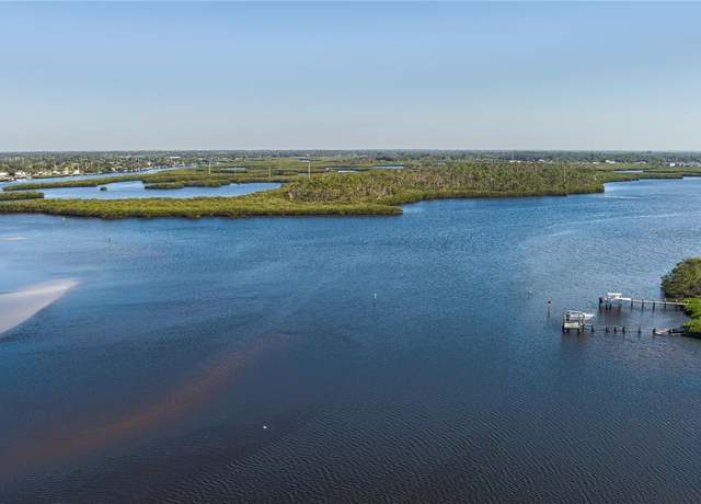 Property at 703 32nd Street Ct E, Bradenton, FL 34208, 3 beds, 2 baths