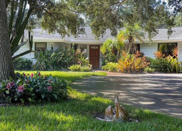 Property at 3010 E Forest Lake Dr, Sarasota, FL 34232, 3 beds, 2.5 baths
