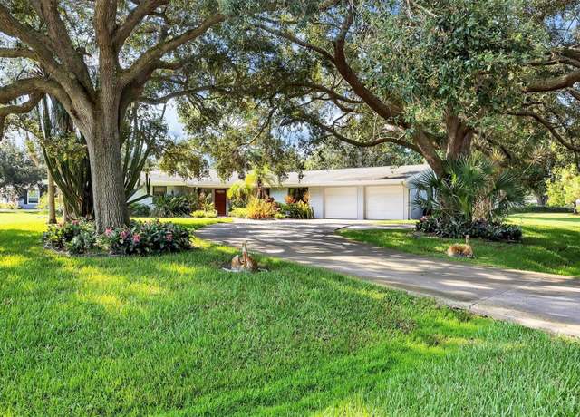 Property at 3010 E Forest Lake Dr, Sarasota, FL 34232, 3 beds, 2.5 baths