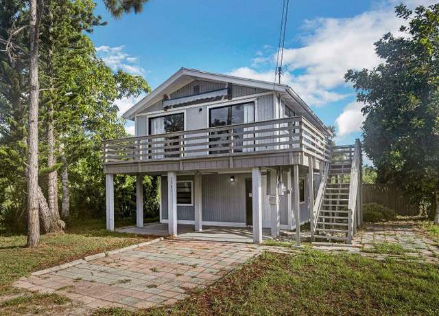 Property at 1561 Laurel Dr, North Fort Myers, FL 33917, 3 beds, 2 baths