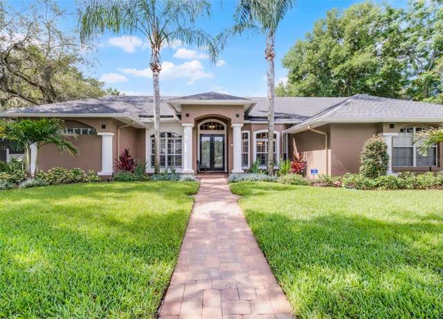 Property at 831 Royalwood Ln, Oviedo, FL 32765, 4 beds, 2.5 baths