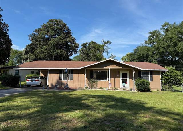 Property at 4601 NE 20th Ave, Ocala, FL 34479, 2 beds, 2 baths