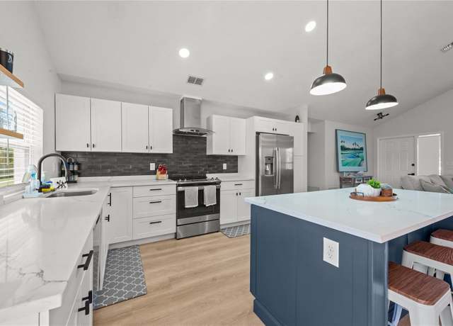 Property at 6013 Macbeth Ln, Fort Myers, FL 33908, 3 beds, 2 baths