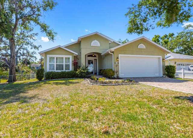Property at 1010 Tropical Dr, Bradenton, FL 34208, 3 beds, 2 baths