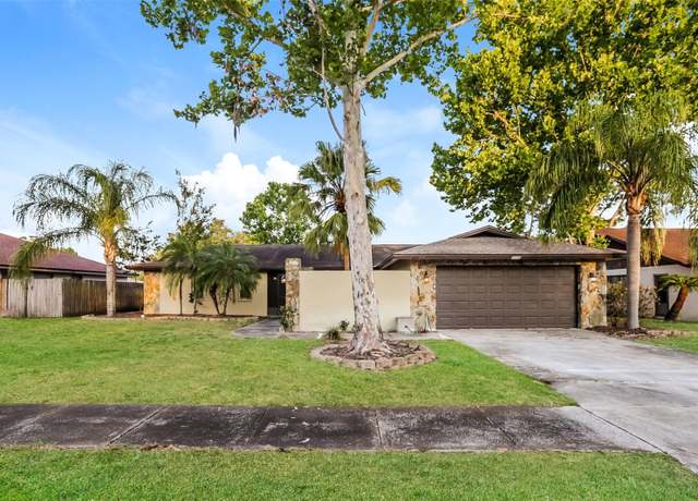 Property at 2006 Sycamore Ln, Plant City, FL 33563, 3 beds, 2 baths