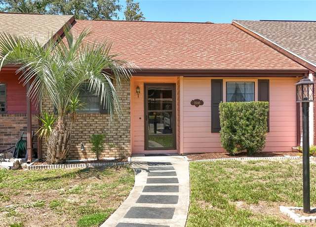 Property at 35145 Whispering Oaks Blvd, Dade City, FL 33523, 2 beds, 2 baths
