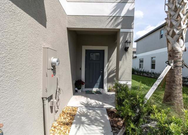 Property at 8299 Crescent Oaks Dr, New Port Richey, FL 34655, 2 beds, 2.5 baths