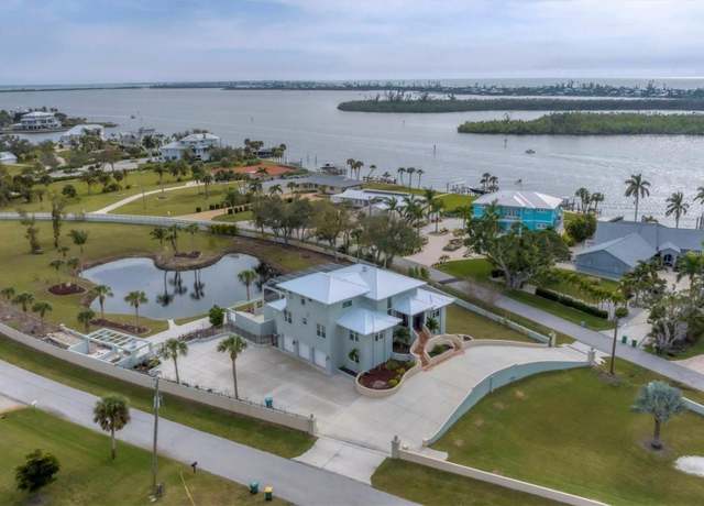 Property at 342 Green Dolphin Dr, Placida, FL 33946, 3 beds, 3 baths