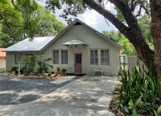 Property at 107 S Iona Ave, Fruitland Park, FL 34731, 3 beds, 2 baths