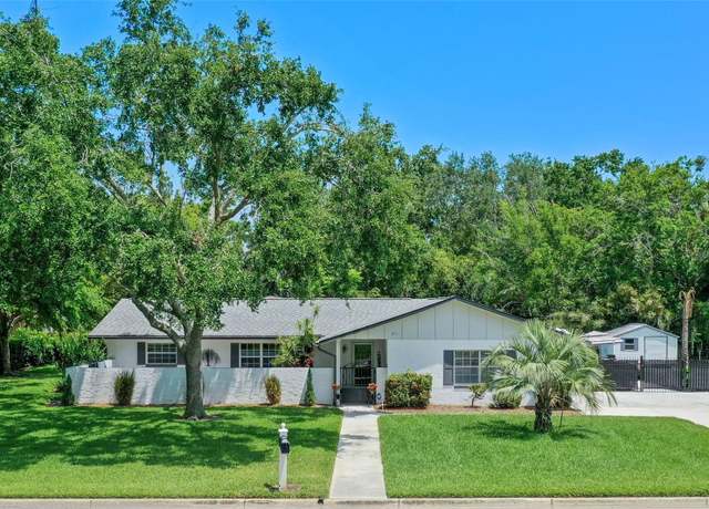 Property at 711 Valencia Ct, Winter Garden, FL 34787, 3 beds, 2 baths