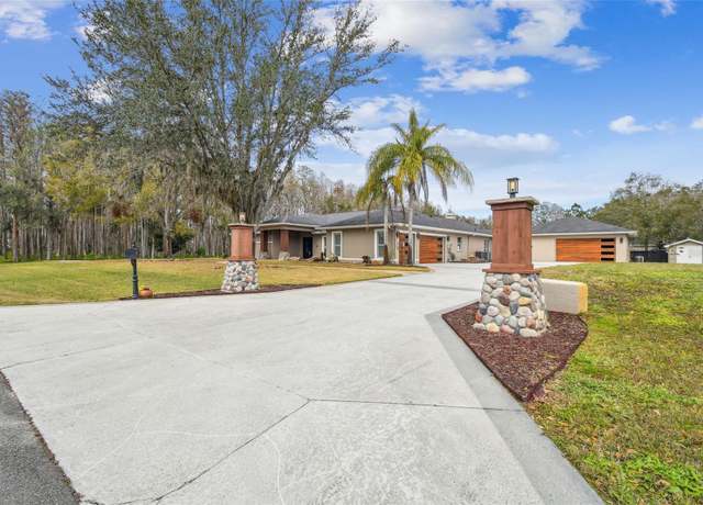 Property at 4825 Scott Rd, Lutz, FL 33558, 3 beds, 3.5 baths