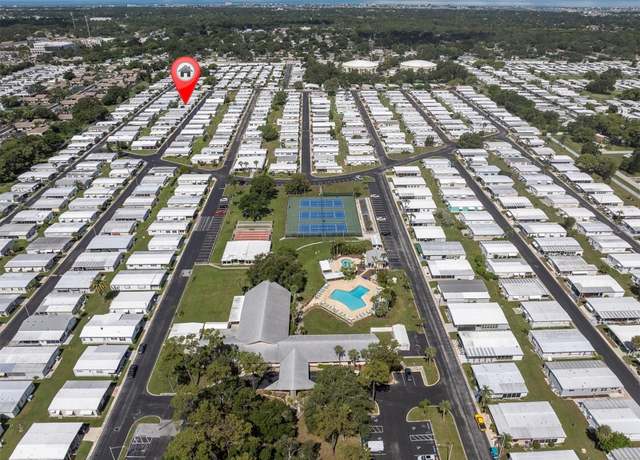 Property at 724 Sugar Palm St, Largo, FL 33778, 2 beds, 2 baths