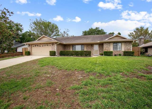 Property at 808 Jutland St, Deltona, FL 32725, 4 beds, 2.5 baths