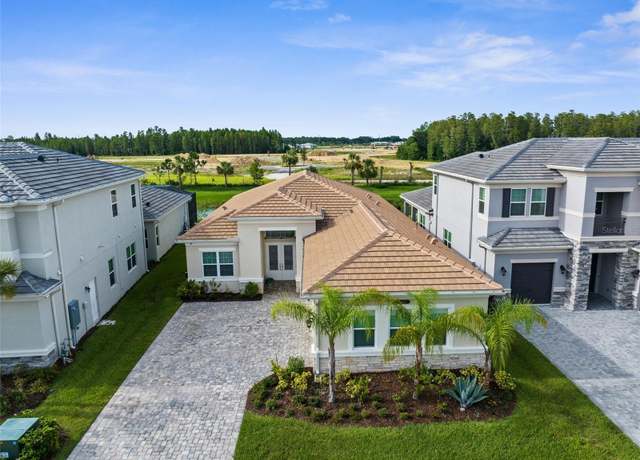 Property at 32309 Rosewood Meadow Ln, Wesley Chapel, FL 33543, 4 beds, 2.5 baths