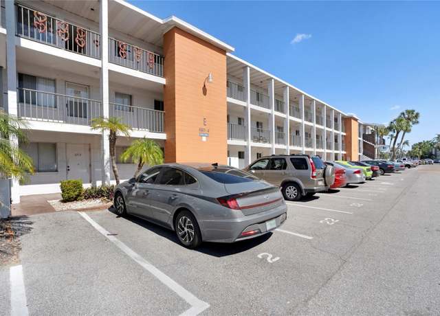 Property at 2211 Sunset Dr Unit E3, Bradenton, FL 34207, 2 beds, 1 bath