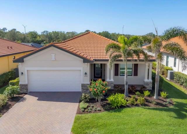 Property at 10181 Colubrina Dr, Venice, FL 34293, 3 beds, 3 baths