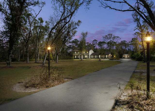 Property at 7000 Wild Horse Cir, Sarasota, FL 34241, 5 beds, 4.5 baths
