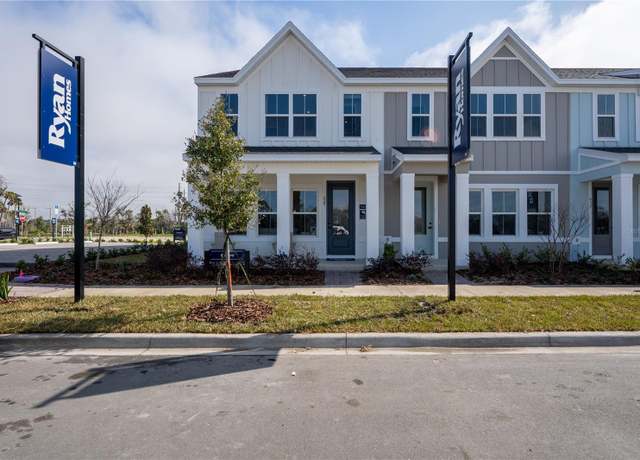 Property at 673 Four Leaf Ave, Debary, FL 32713, 3 beds, 2.5 baths