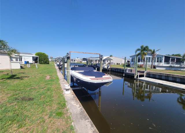 Property at 134 W Saint Annes Cir, Apollo Beach, FL 33572, 2 beds, 2 baths
