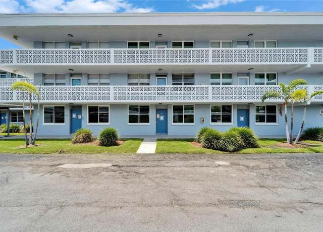 Property at 4895 Bay St NE #207, St Petersburg, FL 33703, 1 bed, 1.5 baths