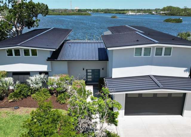 Property at 915 Bayshore Dr, Tarpon Springs, FL 34689, 4 beds, 4.5 baths