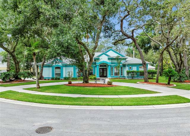 Property at 104 Camelot Ridge Dr, Brandon, FL 33511, 4 beds, 3 baths