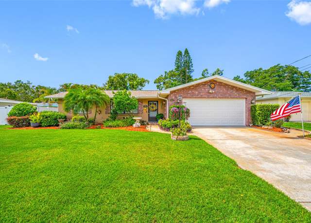 Property at 1975 Valley Dr, Dunedin, FL 34698, 3 beds, 2 baths