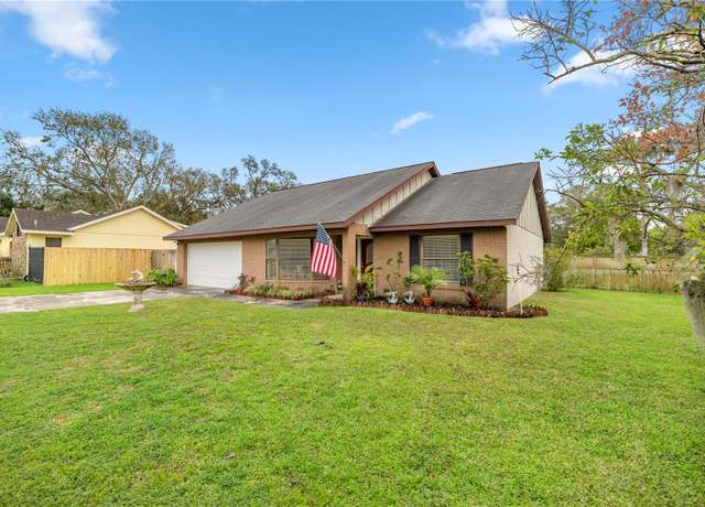 Property at 1000 Woodward Oaks Cir, Eustis, FL 32726, 3 beds, 2 baths