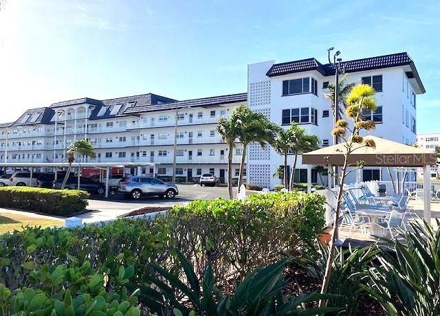 Property at 5960 30th Ave S #414, Gulfport, FL 33707, 2 beds, 2 baths
